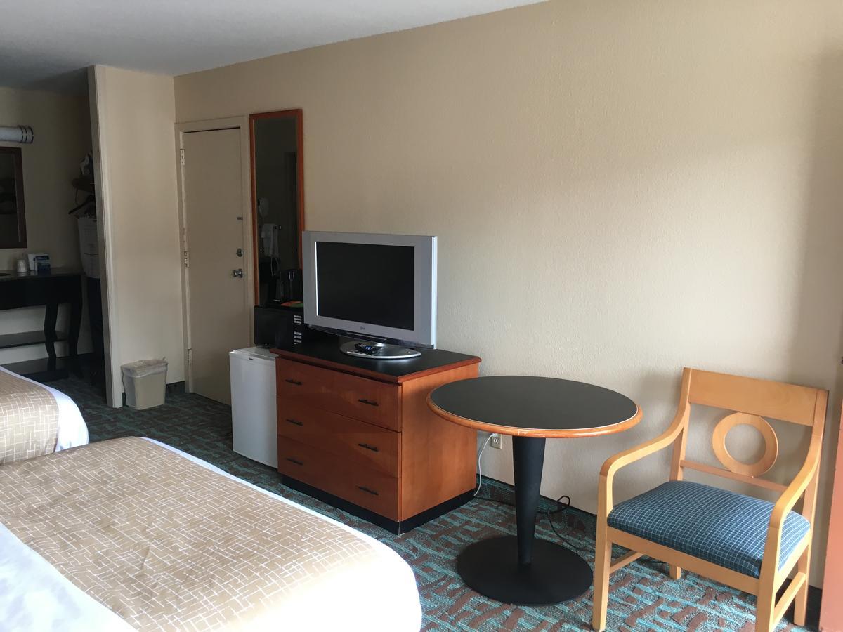 Harriman Hotel Room photo